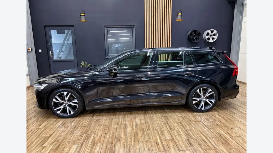 VOLVO V60 -