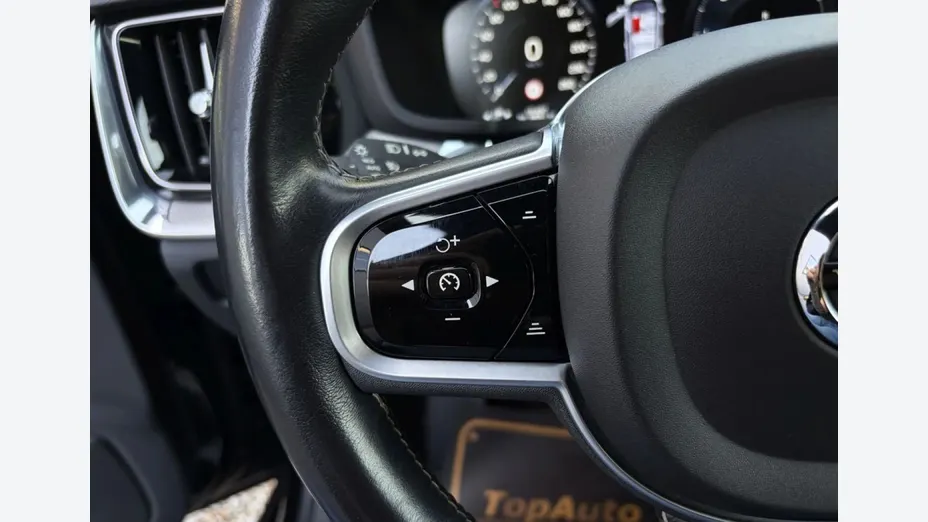 VOLVO V60 -