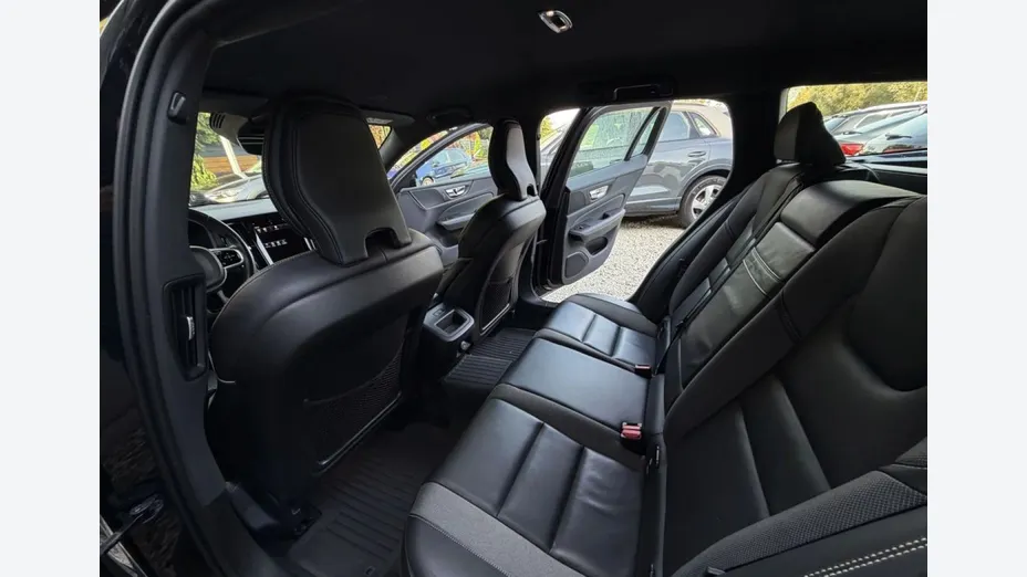 VOLVO V60 -