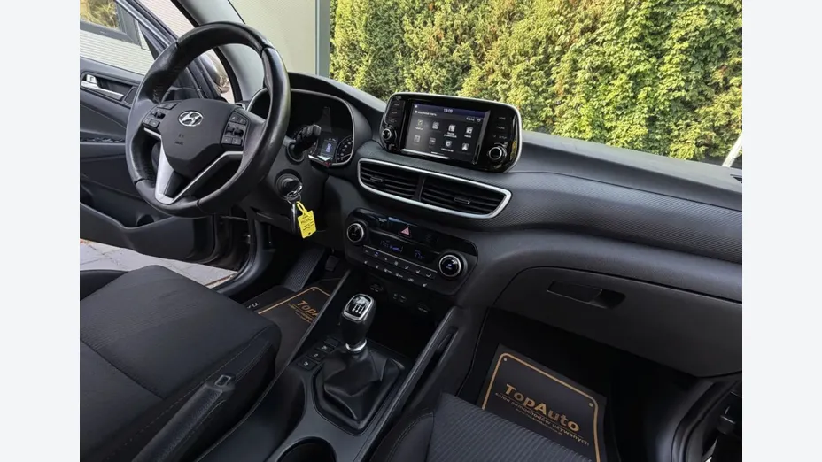 HYUNDAI Tucson -