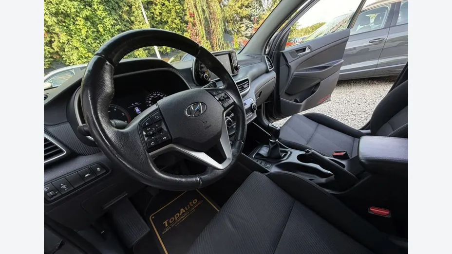 HYUNDAI Tucson -