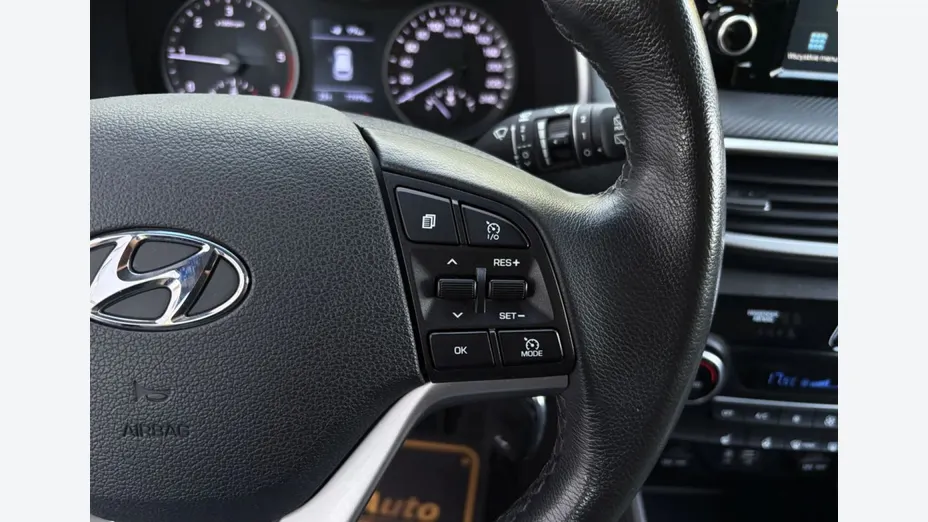 HYUNDAI Tucson -