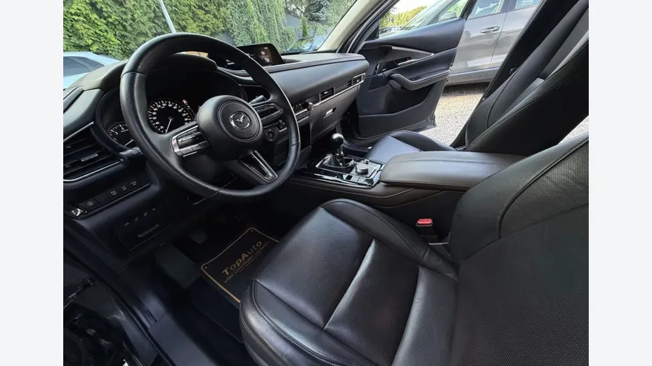 MAZDA CX-30 -