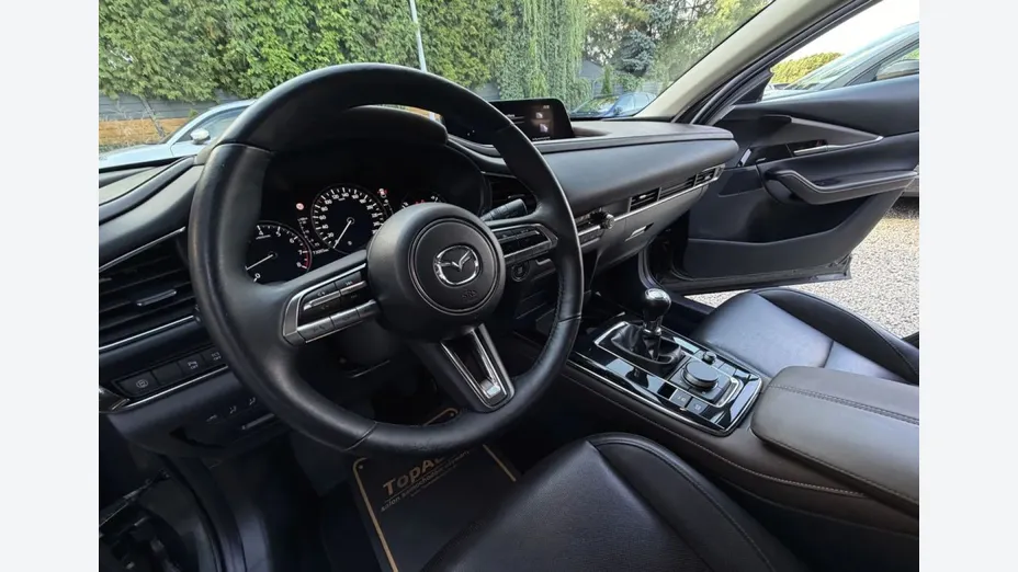 MAZDA CX-30 -