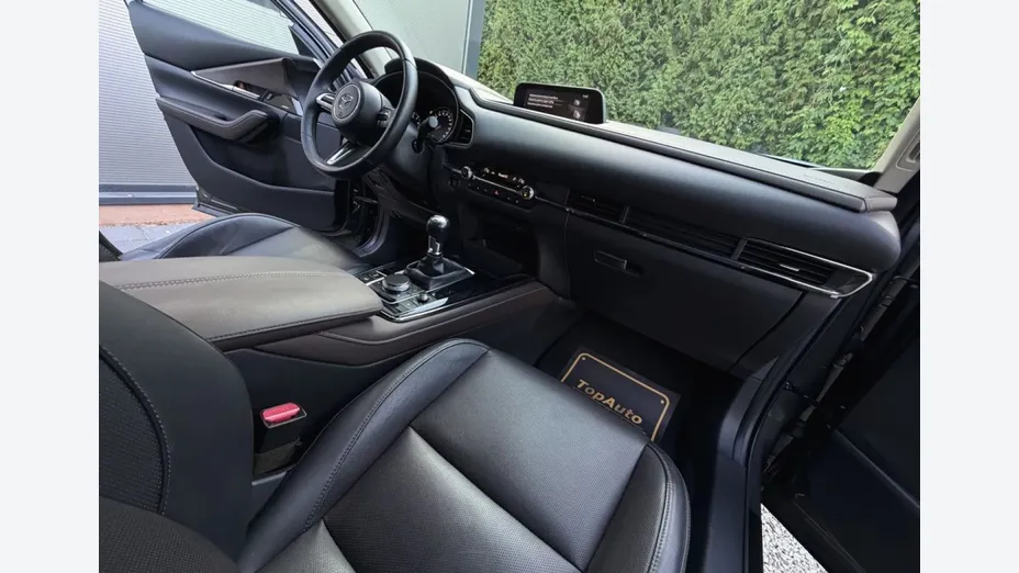 MAZDA CX-30 -