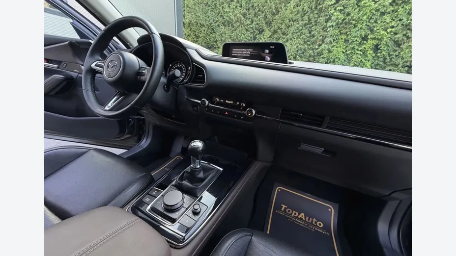 MAZDA CX-30 -