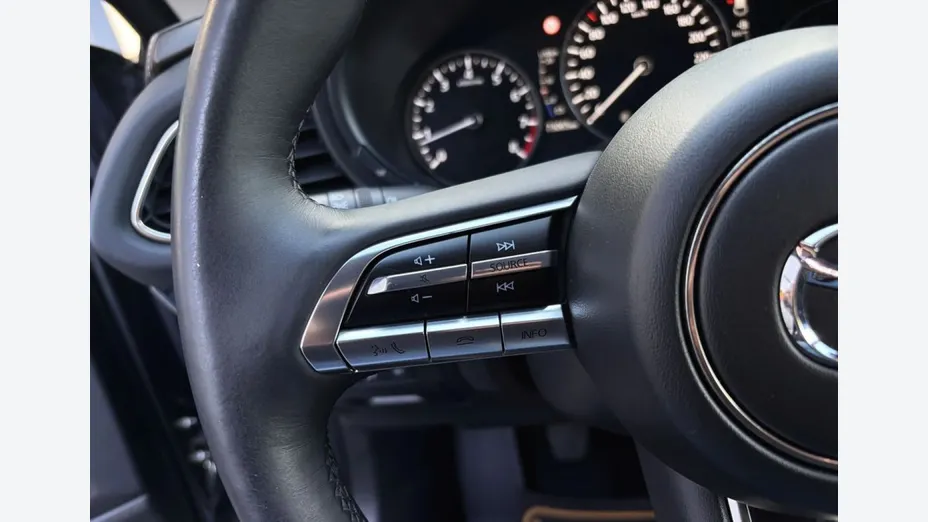 MAZDA CX-30 -