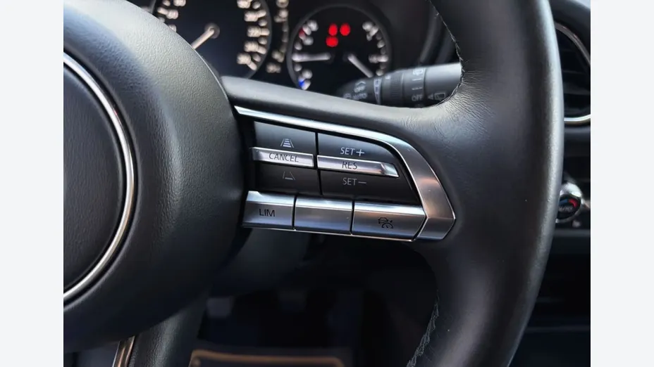 MAZDA CX-30 -