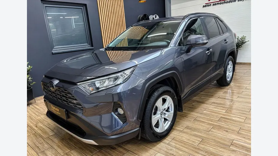 TOYOTA RAV4 -