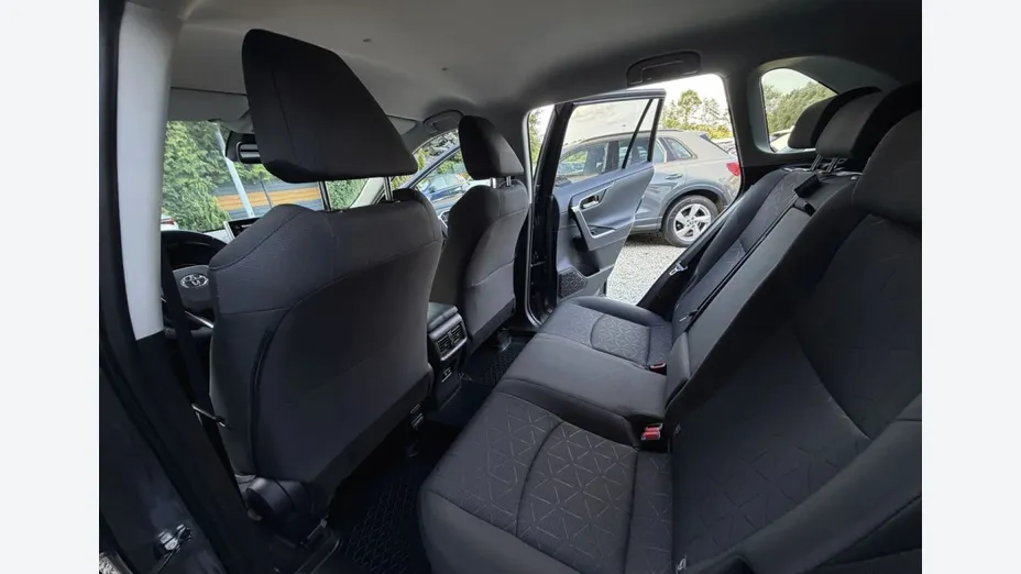 TOYOTA RAV4 -