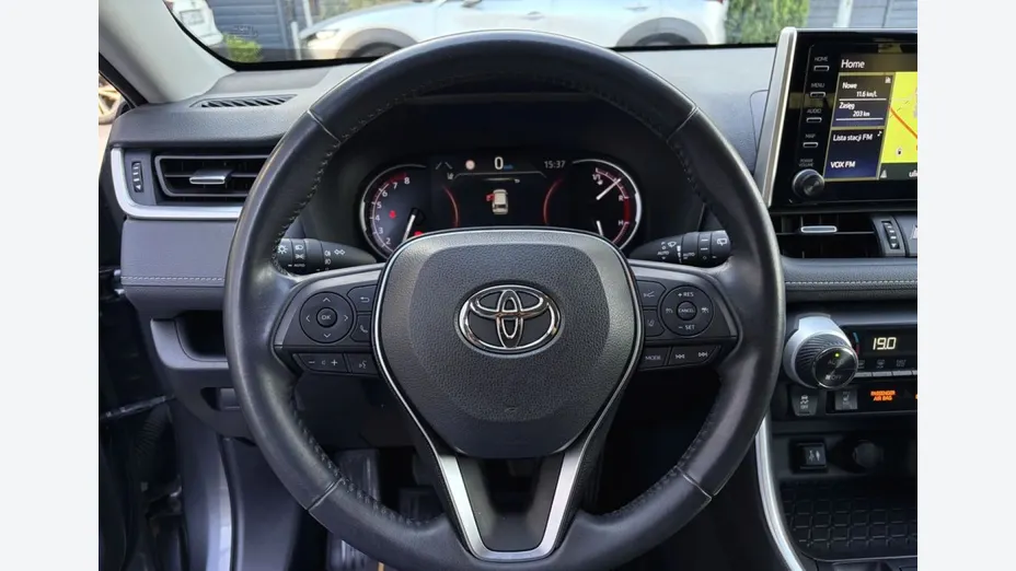 TOYOTA RAV4 -