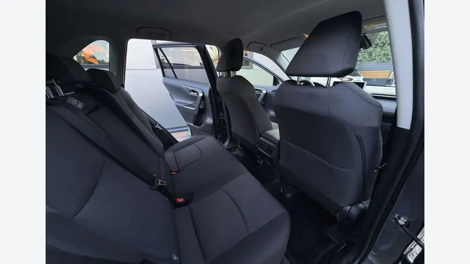 TOYOTA RAV4 -