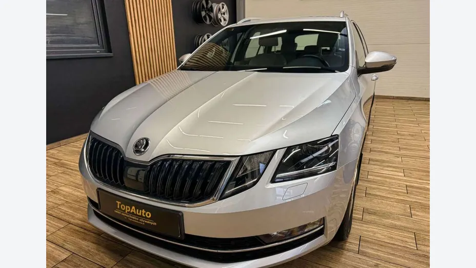 SKODA Octavia -