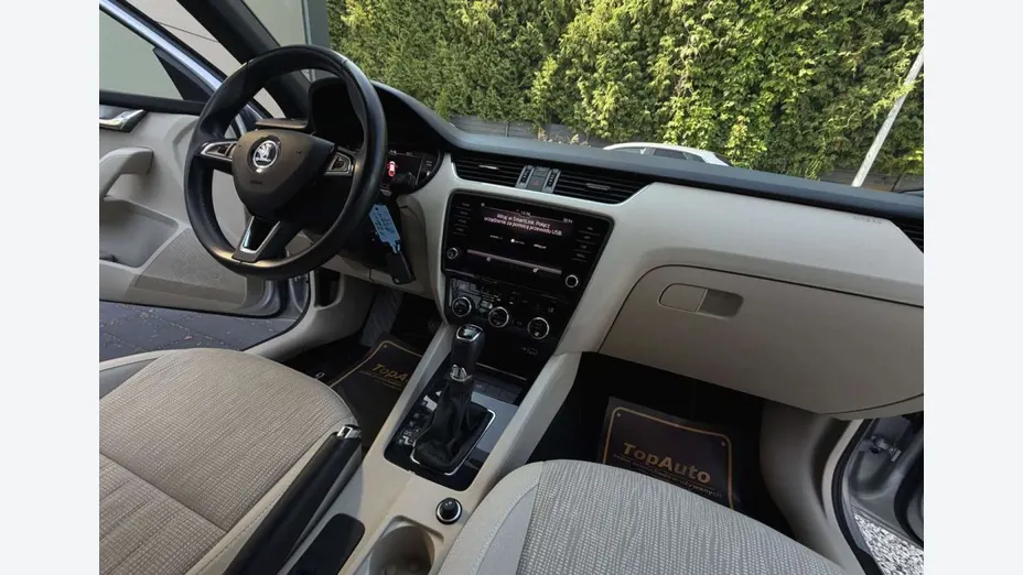 SKODA Octavia -