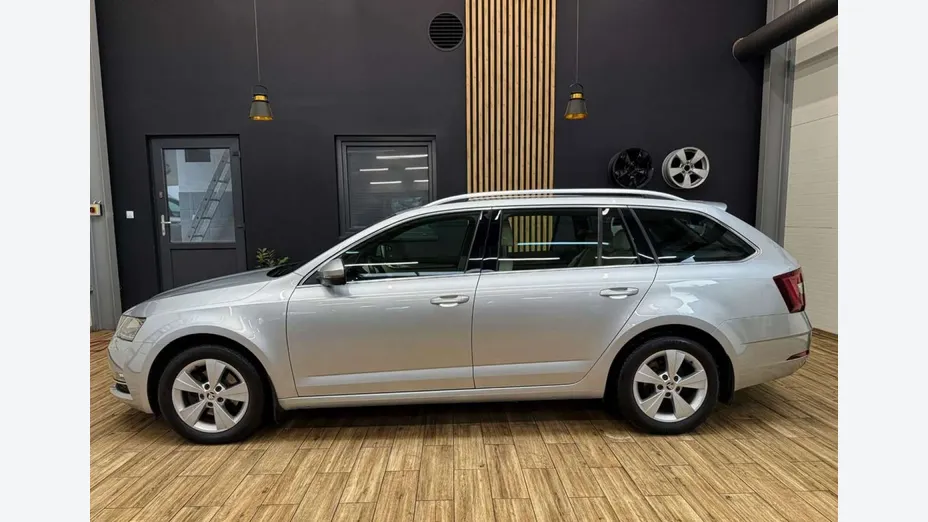 SKODA Octavia -