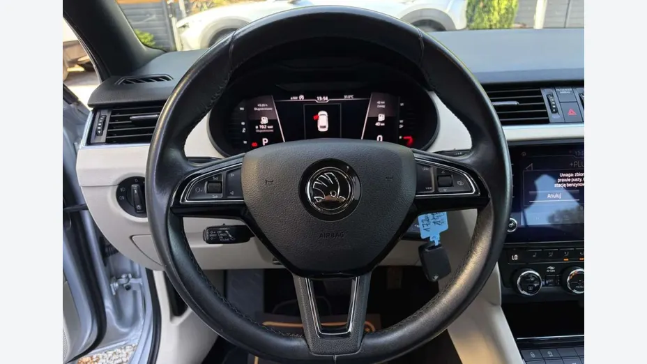 SKODA Octavia -