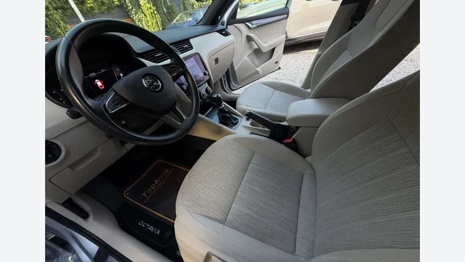 SKODA Octavia -