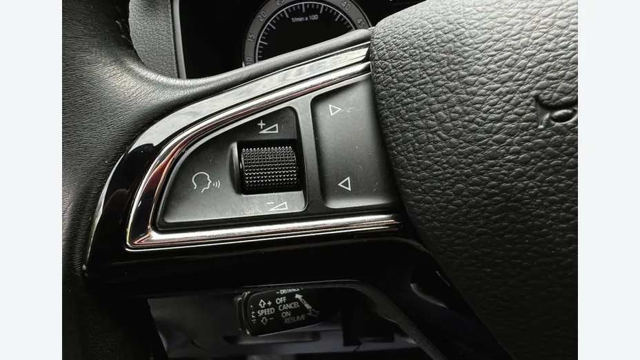 SKODA Karoq -