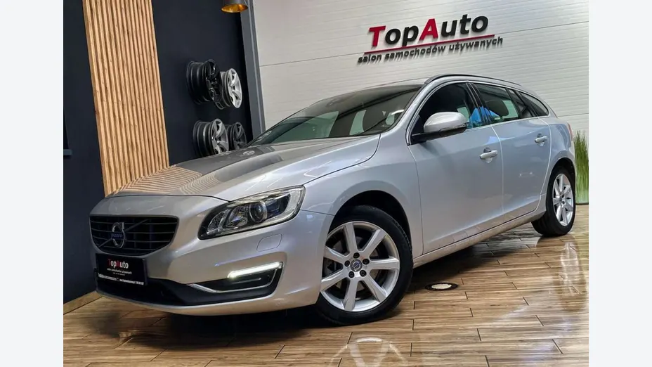 VOLVO V60 -