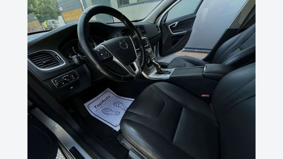 VOLVO V60 -