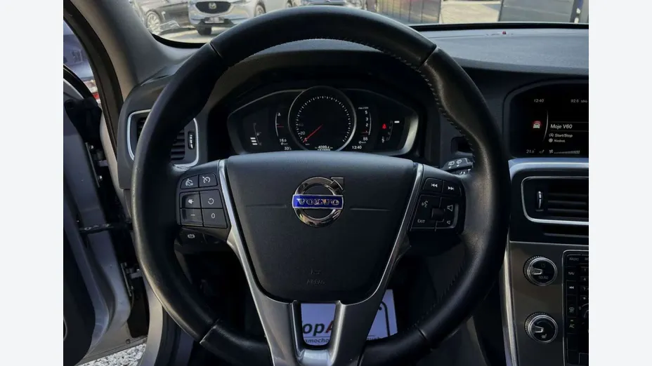 VOLVO V60 -