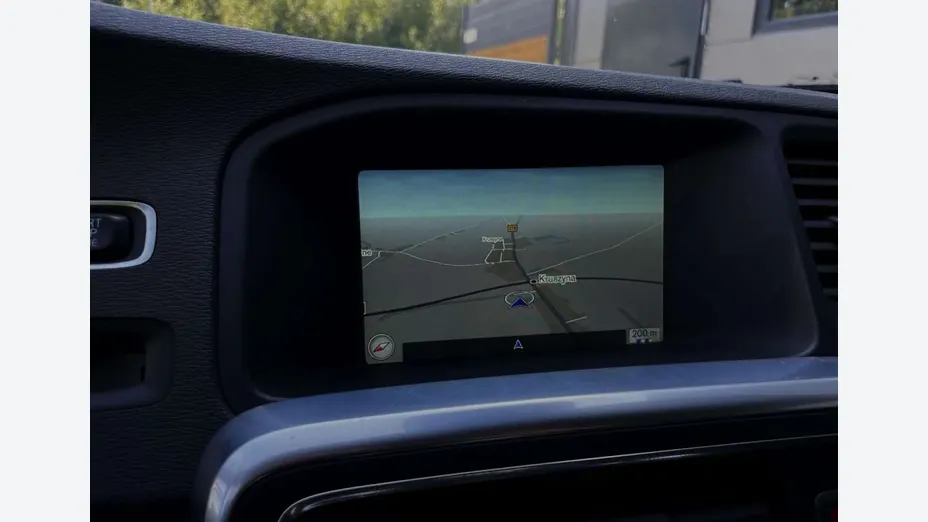 VOLVO V60 -