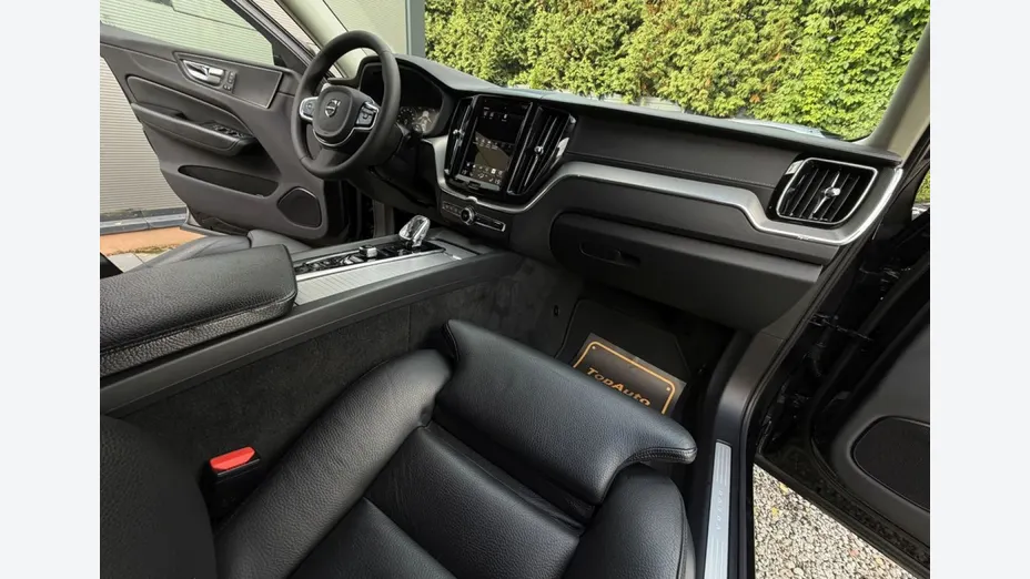 VOLVO XC60 -