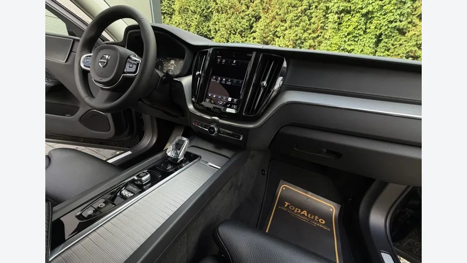 VOLVO XC60 -
