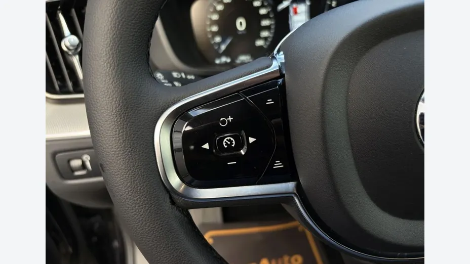 VOLVO XC60 -