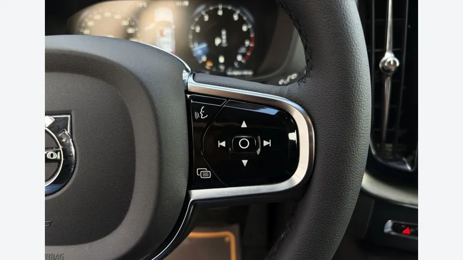 VOLVO XC60 -