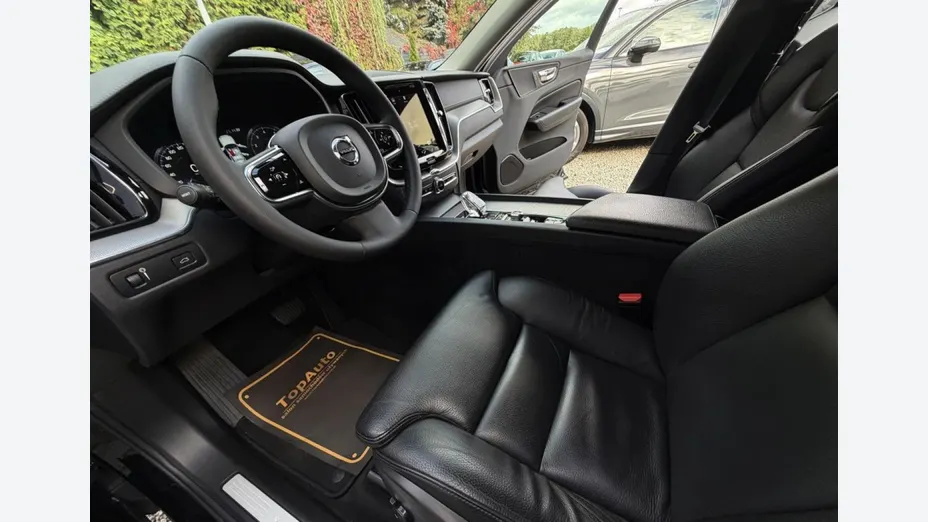 VOLVO XC60 -