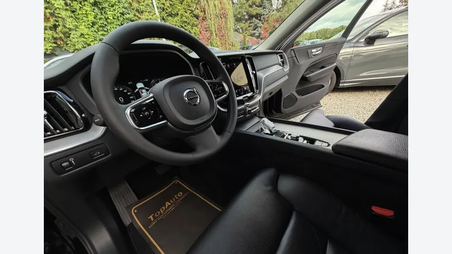 VOLVO XC60 -