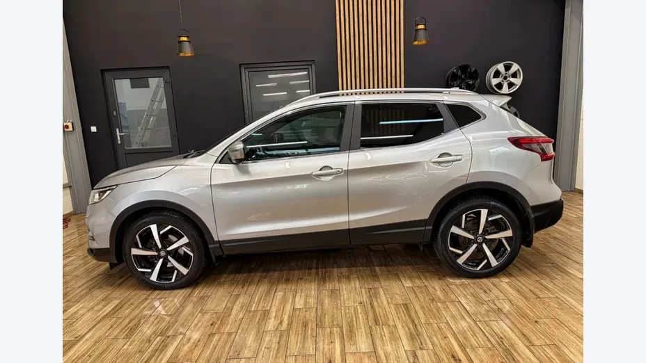 NISSAN Qashqai -