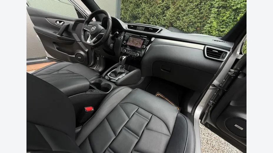 NISSAN Qashqai -