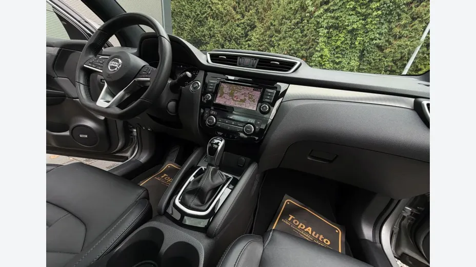 NISSAN Qashqai -