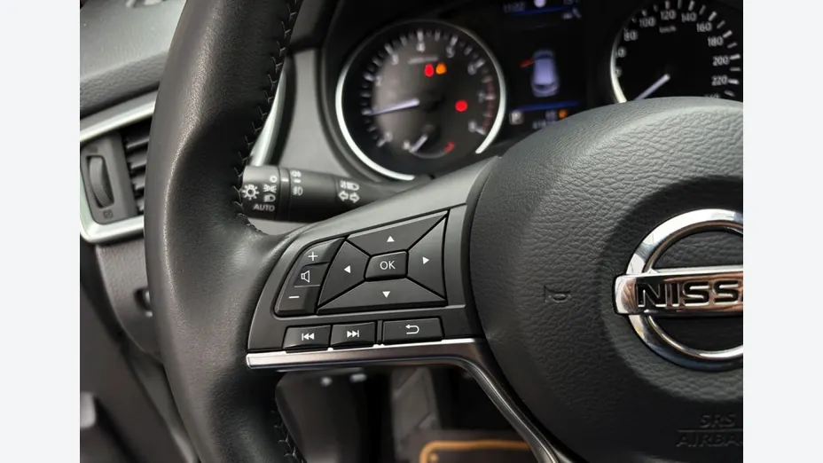NISSAN Qashqai -