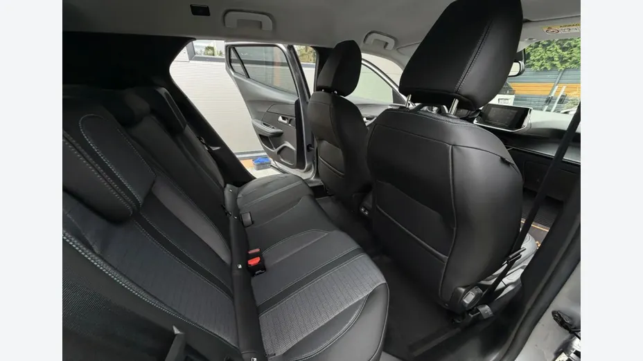 PEUGEOT 2008 -