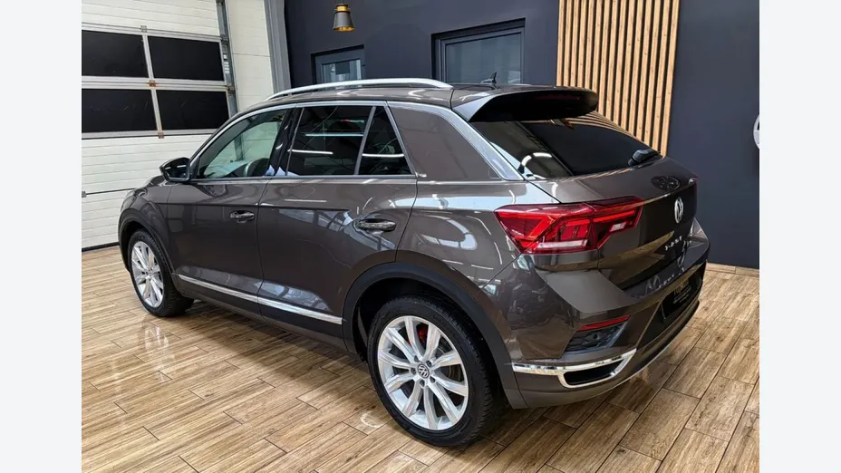 VOLKSWAGEN T-ROC -