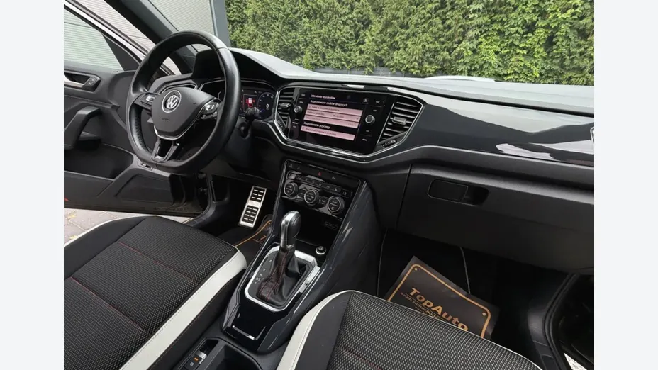 VOLKSWAGEN T-ROC -