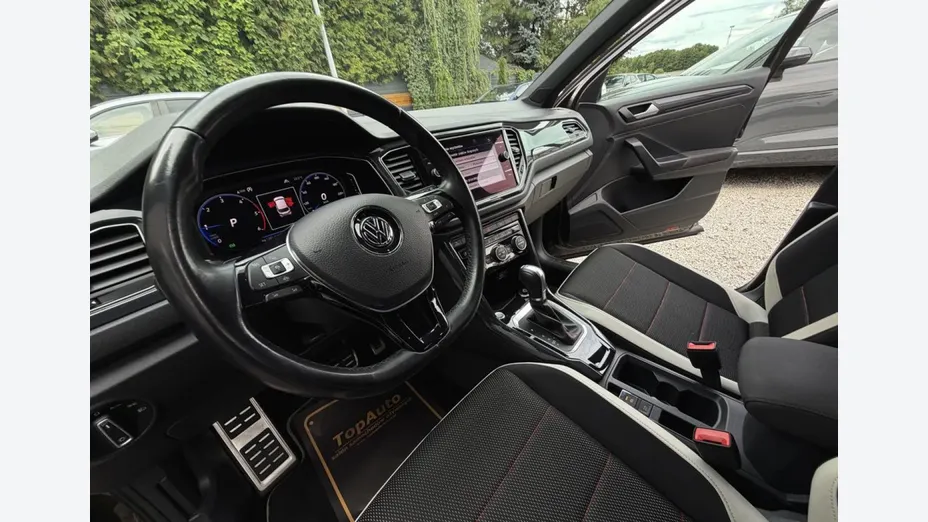 VOLKSWAGEN T-ROC -