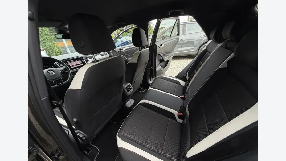 VOLKSWAGEN T-ROC -