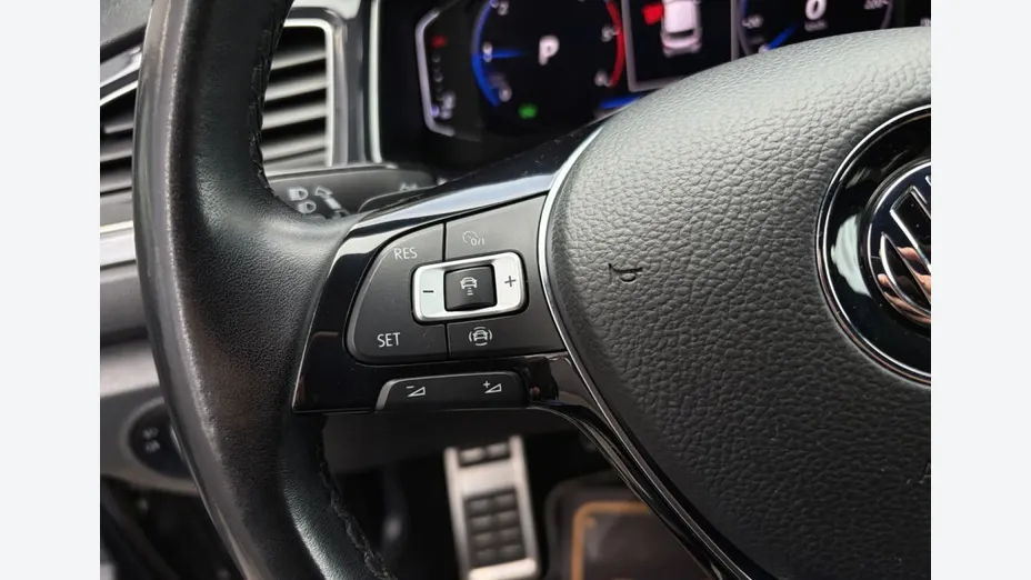 VOLKSWAGEN T-ROC -