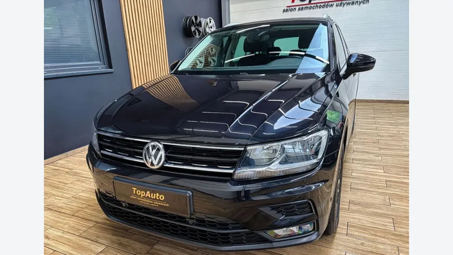 VOLKSWAGEN Tiguan -