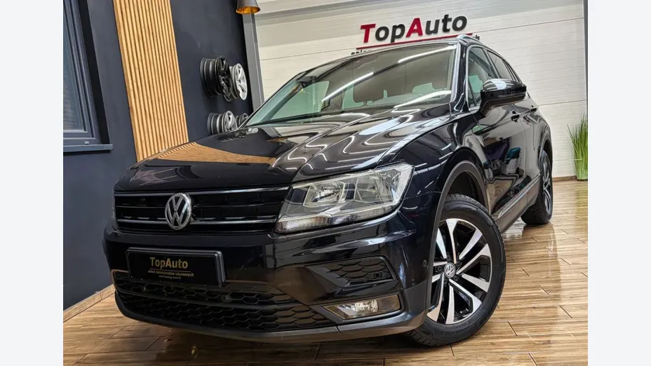 VOLKSWAGEN Tiguan -