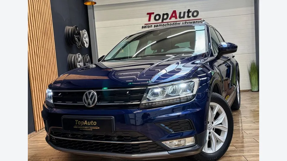 VOLKSWAGEN Tiguan -