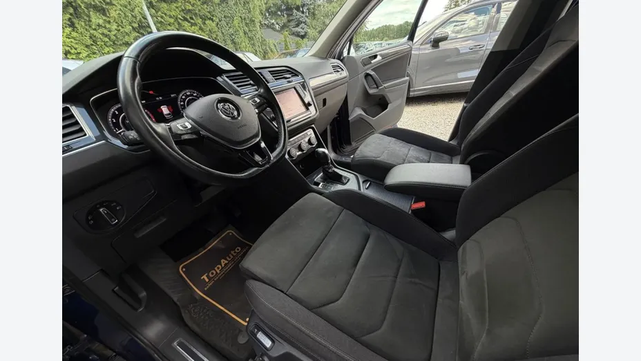 VOLKSWAGEN Tiguan -