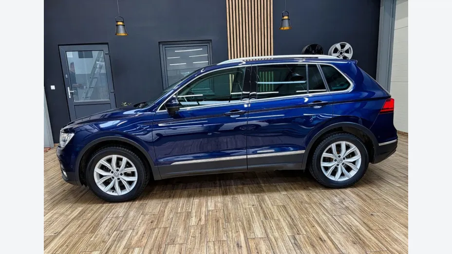 VOLKSWAGEN Tiguan -