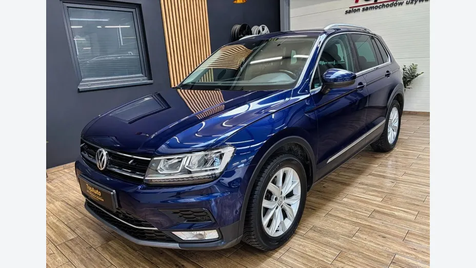 VOLKSWAGEN Tiguan -