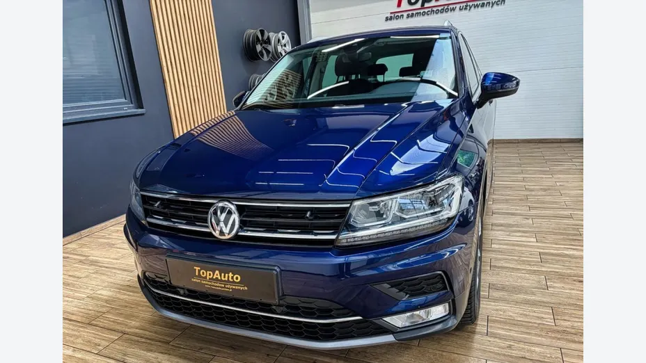 VOLKSWAGEN Tiguan -