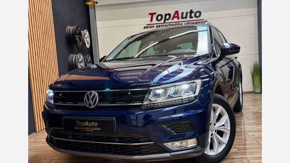 VOLKSWAGEN Tiguan -